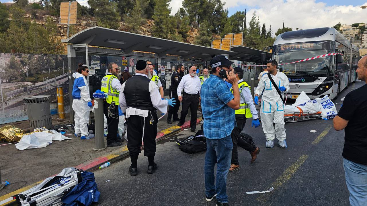 ZAKA teams at the Ramot Junction in Jerusalem, recovering victims of today’s deadly terror attack. (Photo: ZAKA Spokesman)