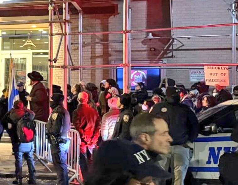 antisemites chanting for intifada outside park east synagogue